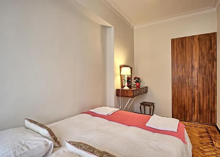 Apolonia 30 Guests Balconies شقة