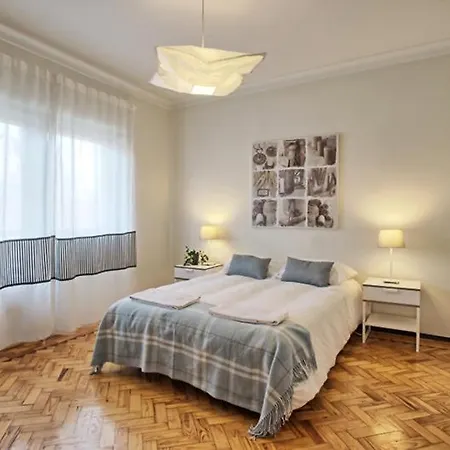 Apolonia 30 Guests Balconies Apartment Lisbon