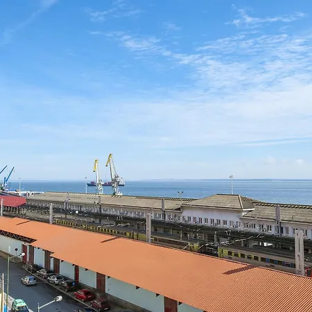 דירה Apolonia 30 Guests Balconies ליסבון